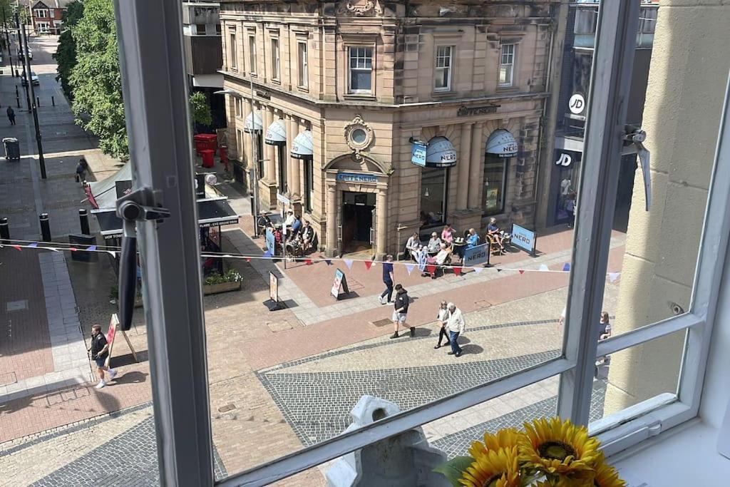 Nero View, Southend City High Street Exterior photo